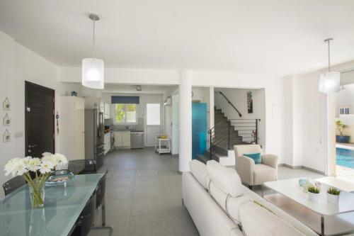 ?imagine Renting Your Own 5 Star Villa? Protaras Villa 15