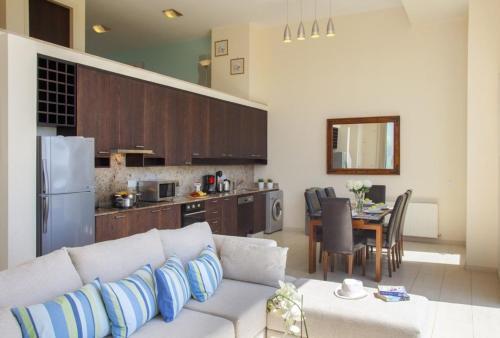 ?villa In A Fantastic Location On The Seafront? Protaras Villa 48