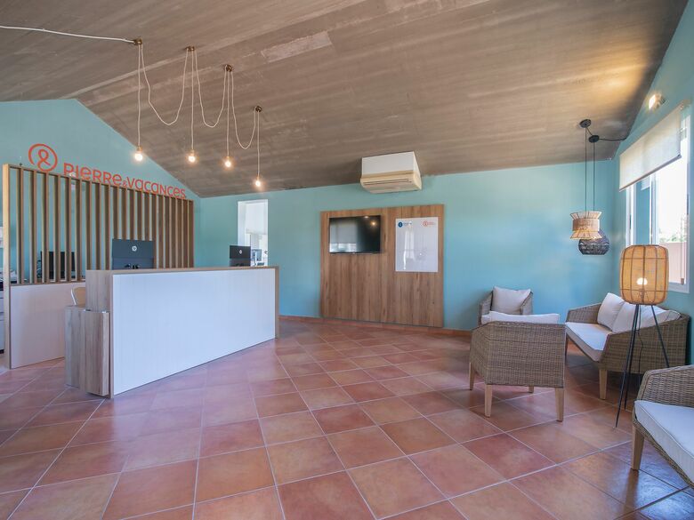 Pierre & Vacances Apartamentos Menorca Cala Blanes
