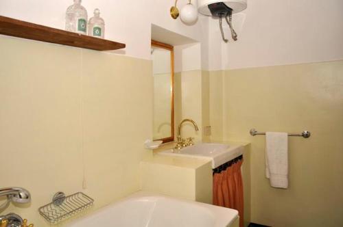 Arezzo Villa Sleeps 18 Air Con