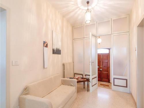 Three-bedroom Apartment In Assisi -pg-