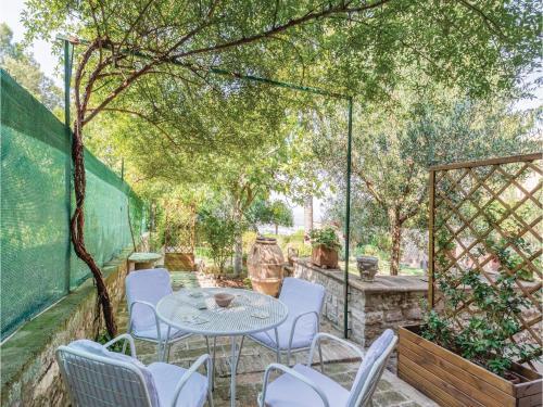 Three-bedroom Apartment In Assisi -pg-