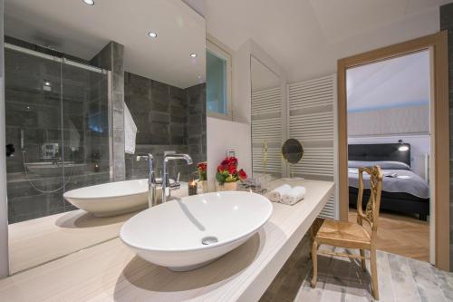Brienno Villa Sleeps 16
