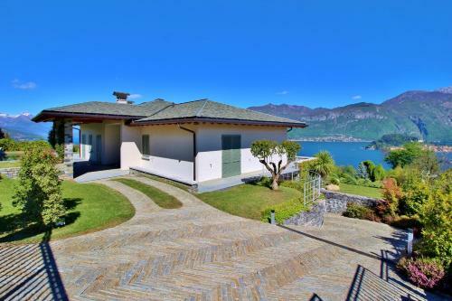 Griante Villa Sleeps 10 Pool