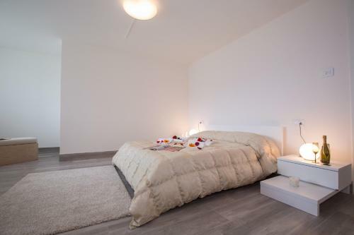 Griante Villa Sleeps 10 Pool