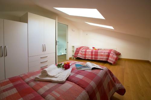 Griante Villa Sleeps 10 Pool