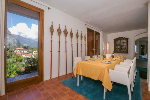 Griante Villa Sleeps 15 Pool Air Con