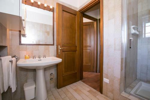 Griante Villa Sleeps 15 Pool Air Con