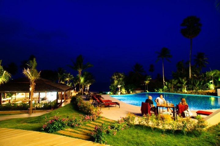 Hotel The Village Coconut Island