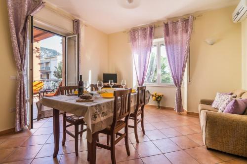 Apartamento House And Apts. In Cala Gonone 33558