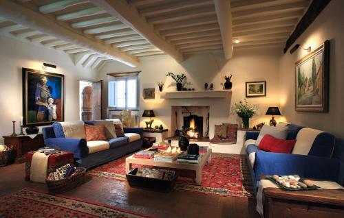 Camaiore Villa Sleeps 10 Pool Air Con