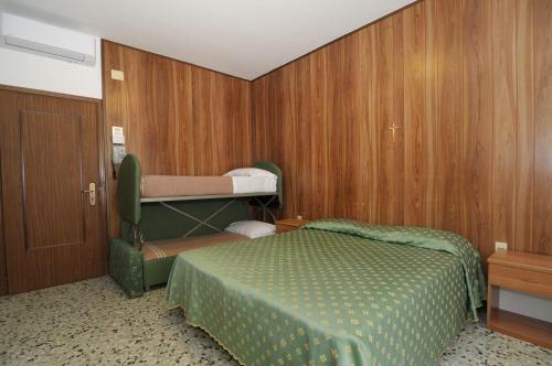 Hotel Venus Best Price