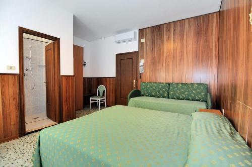 Hotel Venus Best Price