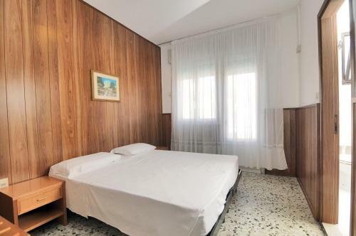 Hotel Venus Best Price