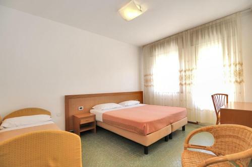 Hotel Venus Best Price