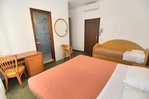 Hotel Venus Best Price