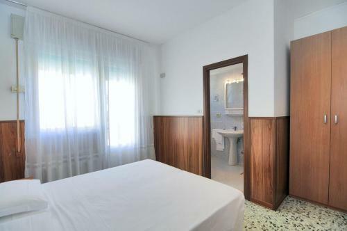 Hotel Venus Best Price