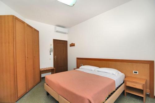 Hotel Venus Best Price