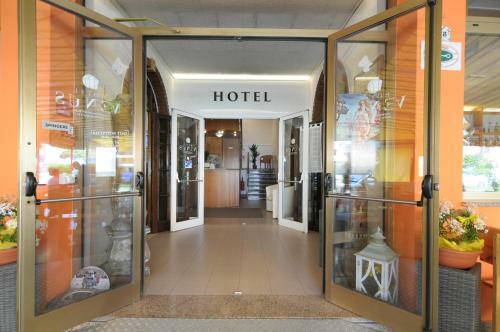 Hotel Venus Best Price