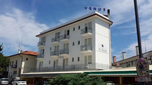 Hotel Venus Best Price