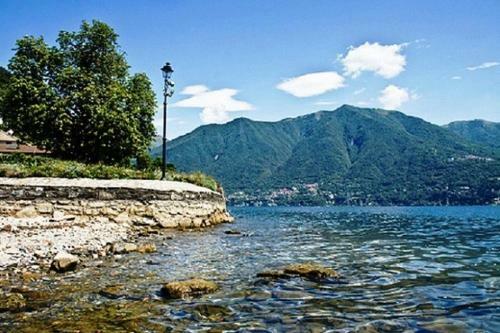 Carate Urio Apartment Sleeps 8 Pool