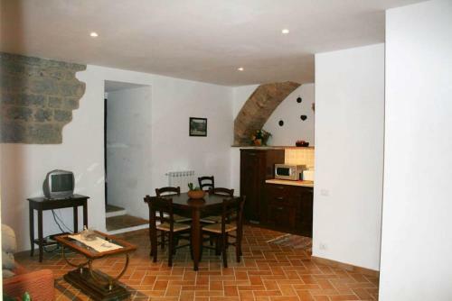 Casole D'elsa Apartment Sleeps 3 Wifi