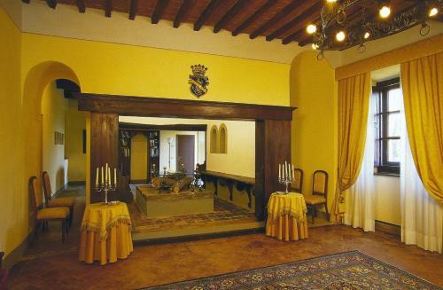 Il Castagno D'andrea Villa Sleeps 16 Pool