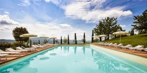 Il Castagno D'andrea Villa Sleeps 16 Pool