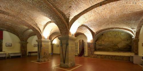 Il Castagno D'andrea Villa Sleeps 16 Pool