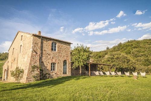 Castiglioncello Del Trinoro Villa Sleeps 12 Pool