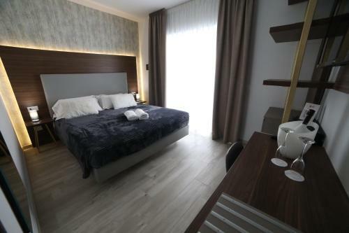 8room Hotel