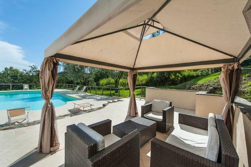 Piano Di Conca Villa Sleeps 10 Pool Air Con Wifi
