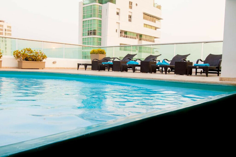 Hotel Travelers Orange Cartagena