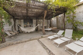 Hotel La Casa Rosal�a