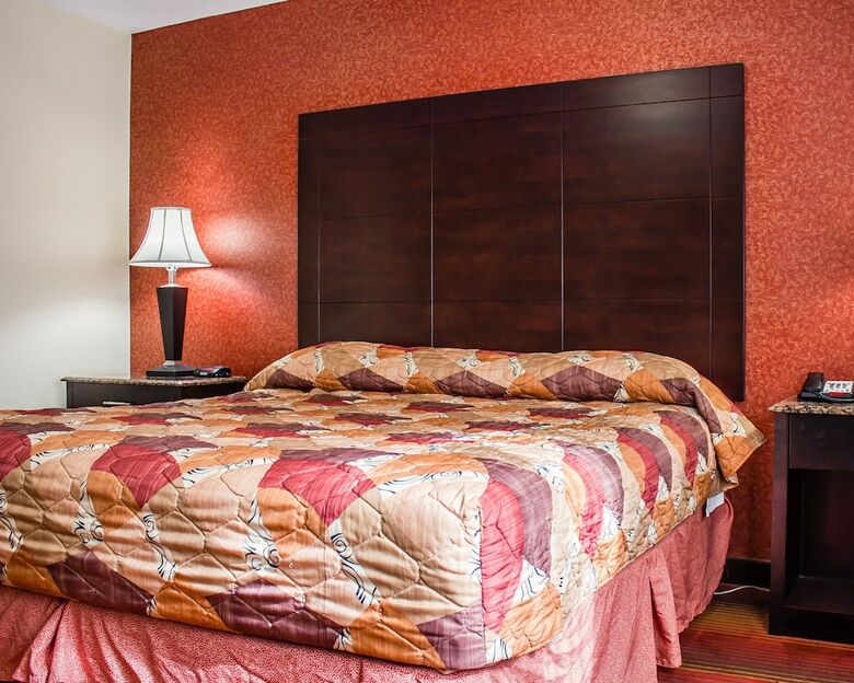 Hotel Rodeway Inn Macarthur Airport