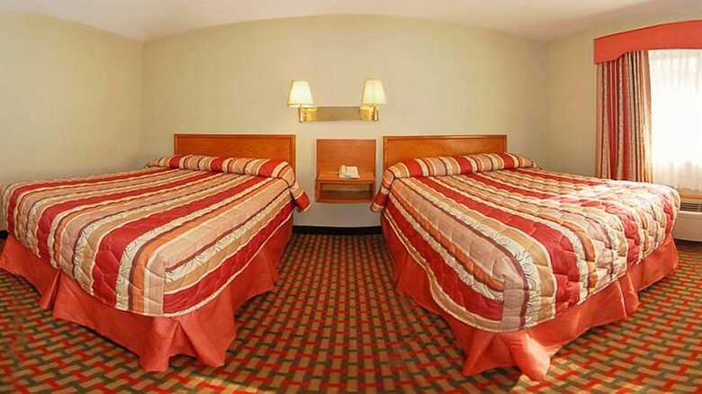 Hotel Rodeway Inn Macarthur Airport