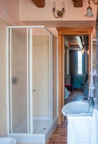 Vibonati Villa Sleeps 14 Wifi
