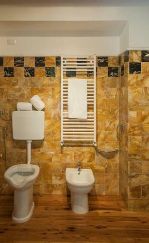 Vibonati Villa Sleeps 14 Wifi