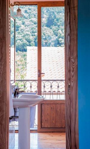 Vibonati Villa Sleeps 14 Wifi
