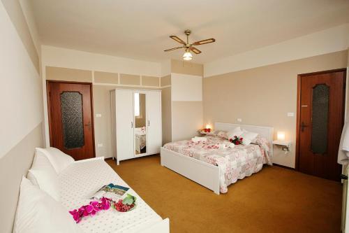 Toscolano-maderno Apartment Sleeps 8