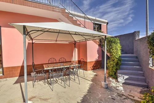 Trecastagni Villa Sleeps 6 Air Con Wifi