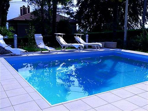 Tremezzo Apartment Sleeps 4 Pool T421274