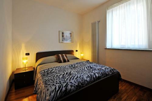 Tremezzo Apartment Sleeps 4 Pool T421274