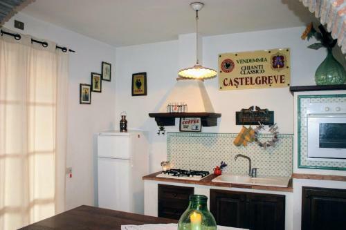 Tuoro Sul Trasimeno Villa Sleeps 8 Pool Wifi