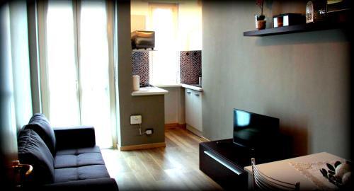 Yhome | Eleven Flights Apartment