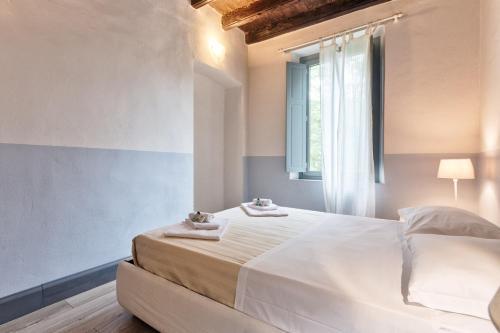 Duomo & Palazzo Reale Charming Apartment