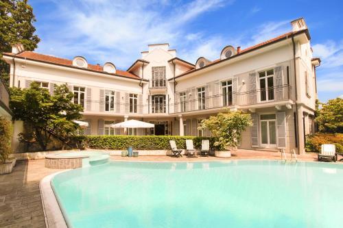 Stresa Villa Sleeps 10 Pool Air Con Wifi