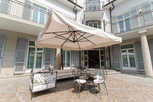 Stresa Villa Sleeps 10 Pool Air Con Wifi