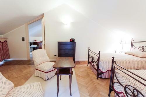 Stresa Villa Sleeps 16 Pool Air Con Wifi