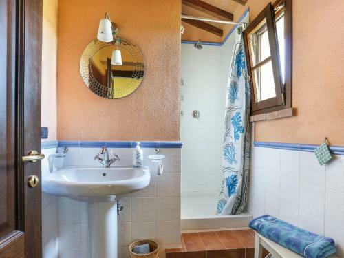 Locazione Turistica Casa Amos (moi170)